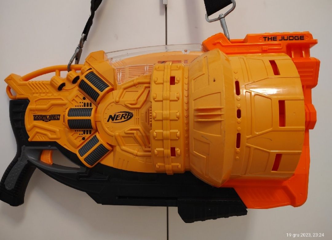 NERF Doomlands wyrzutnia The Judge Gigant Blaster