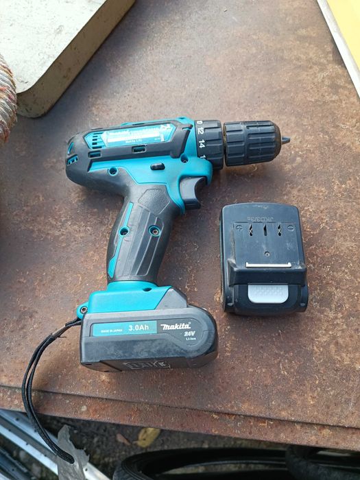 Шуруповерт Makita без зарядного пристрою