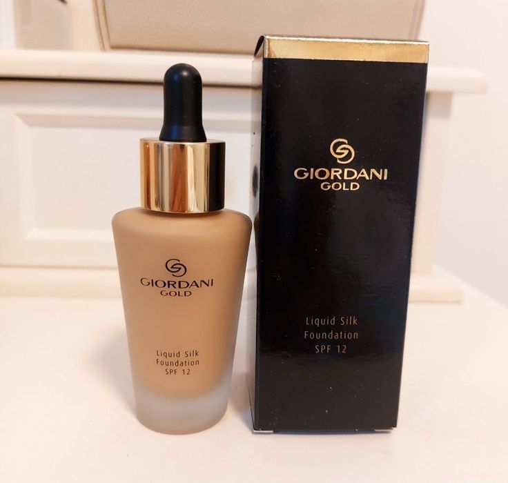 Podkład z jedwabiem Giordani Gold Liquid Silk Oriflame amber ciemny