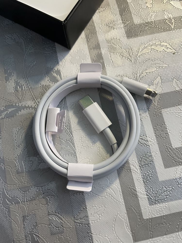 Оригінальний зарядний кабель, шнур на айфон usb-c to лайтинг 1m