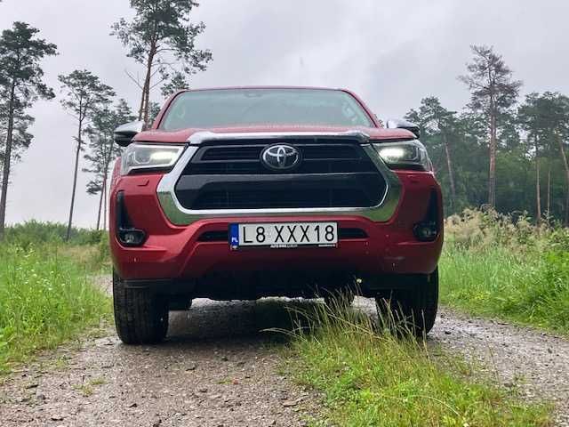 TOYOTA HILUX • 2023 • 2.8 D-4D 204 KM • 4x4 • Serwisowany • Z POLSKI