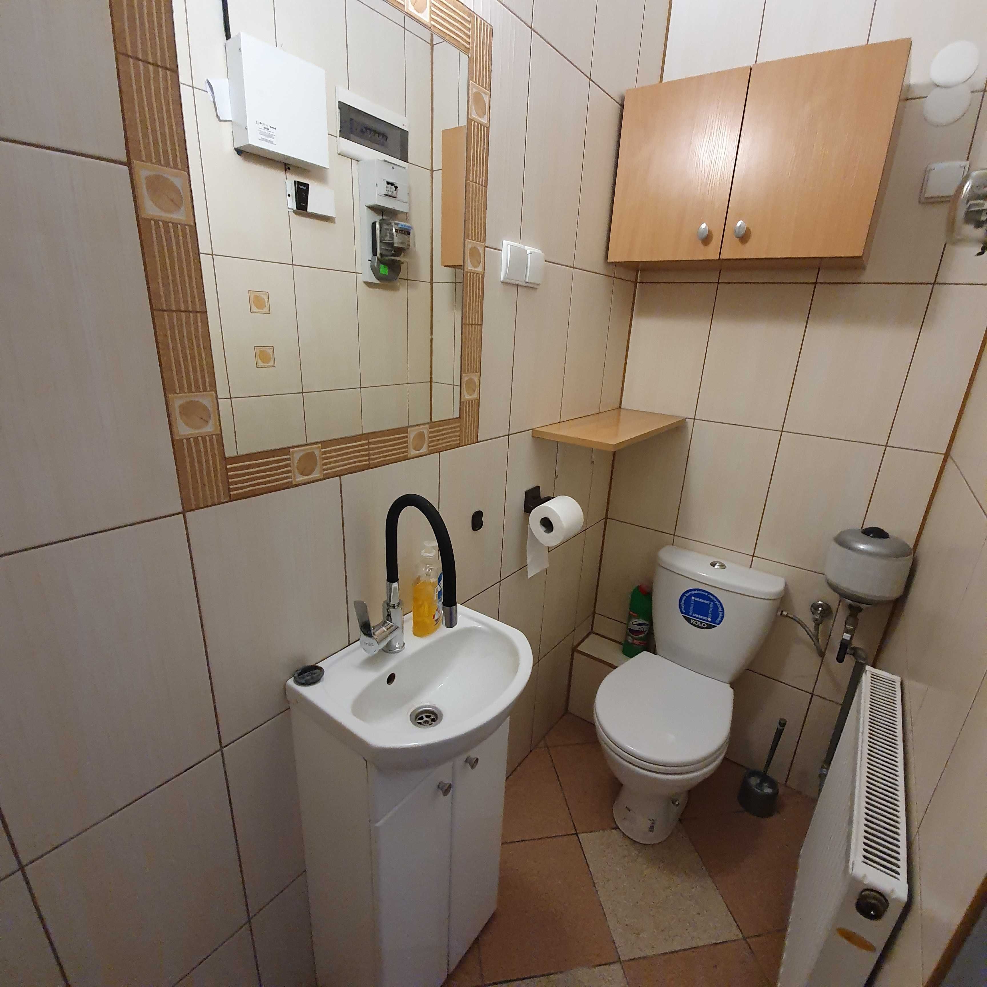 LOKAL - w centrum Bytowa 25 m2- FRYZJER, KOSMETYCZKA  itp