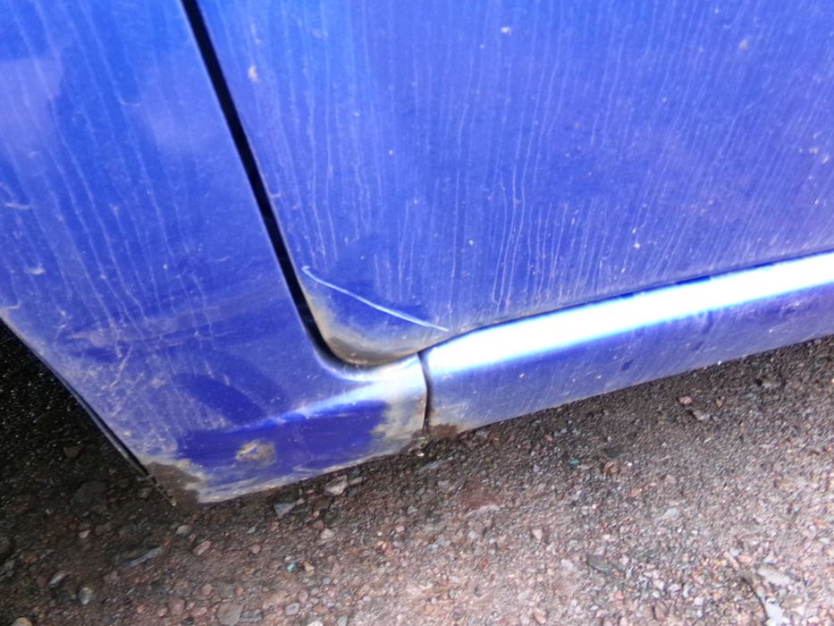 Sie55 Drzwi lewe daihatsu cuore VI 851 3D wysyłka części