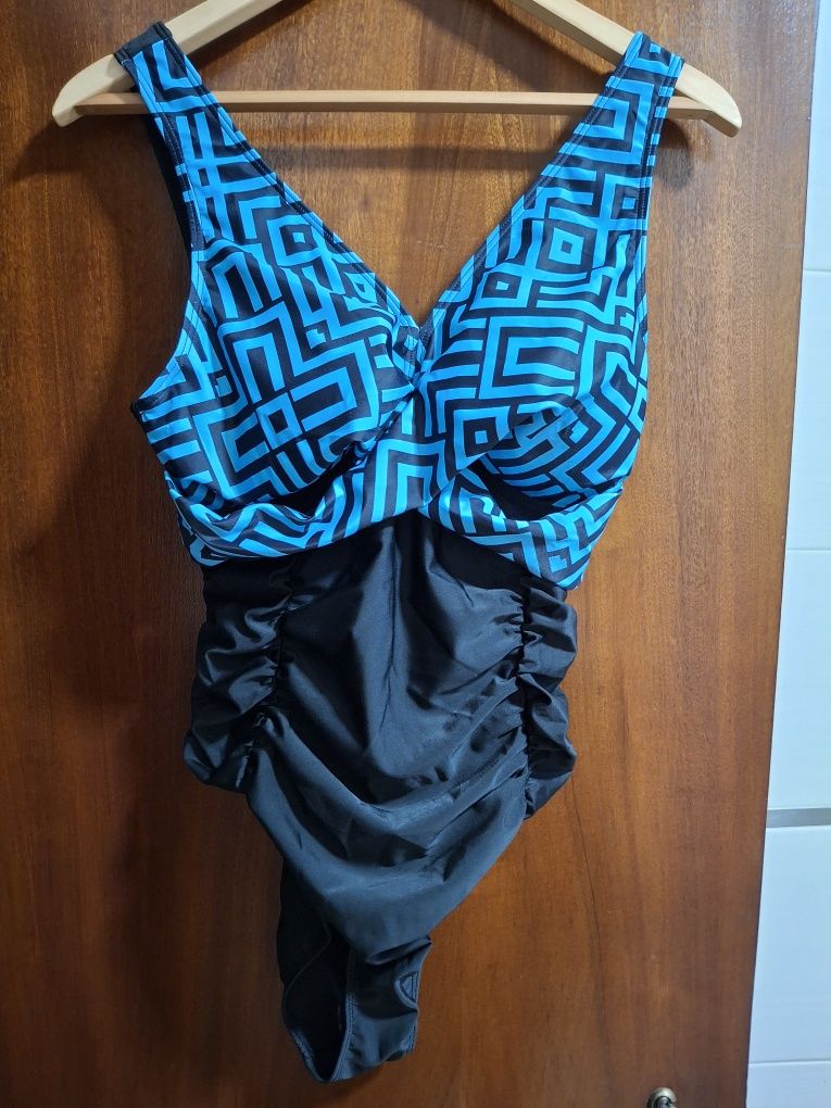 Fato de banho novo