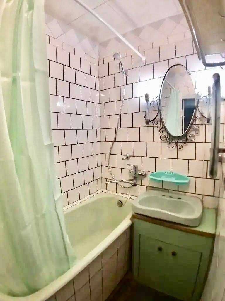 Купите 2к квартиру Высотка Пр-кт Слобожанский Левый Берег