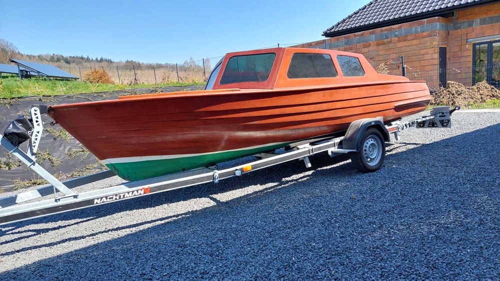 Łódź motorowa drewniana klasyczna - do remontu