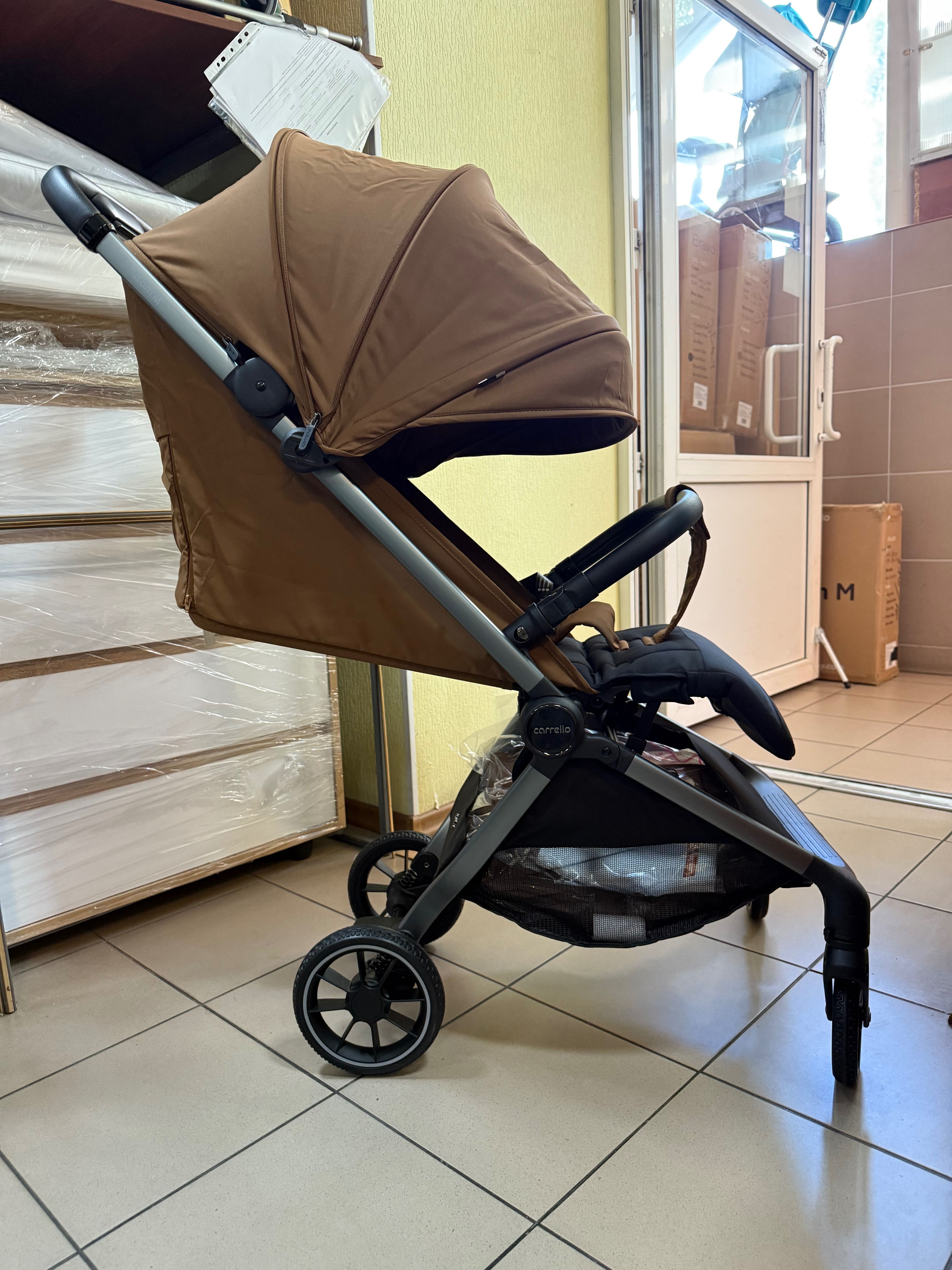 Коляска Carrello Atom M