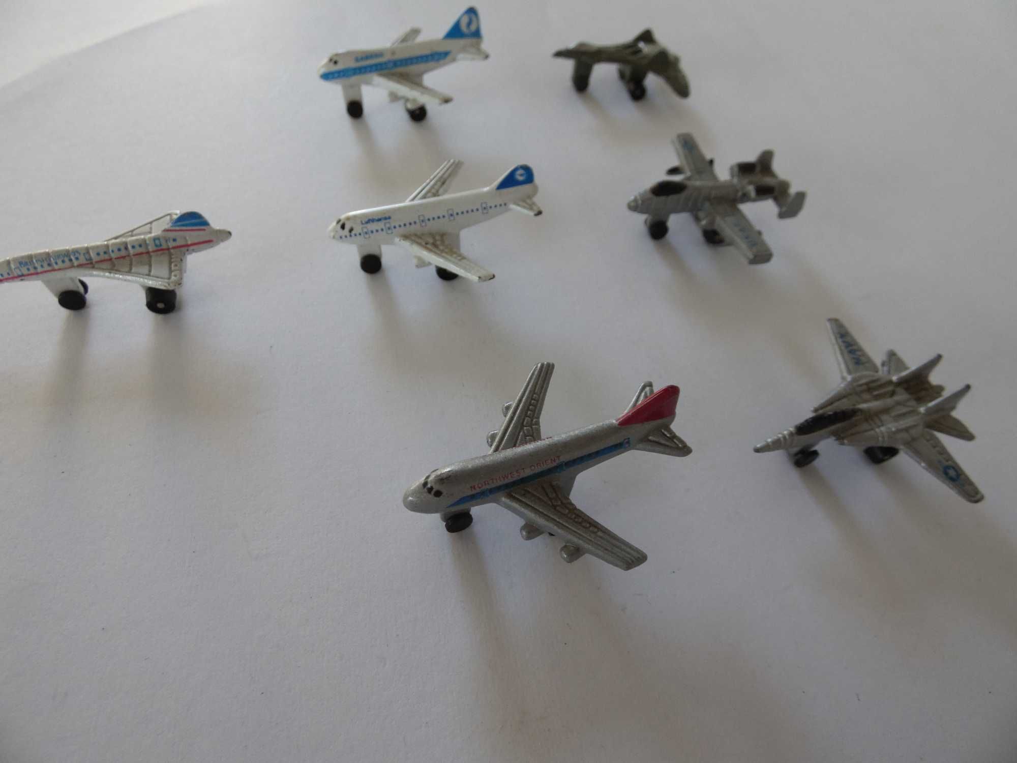 Lote de 7 Mini-Aviões de metal