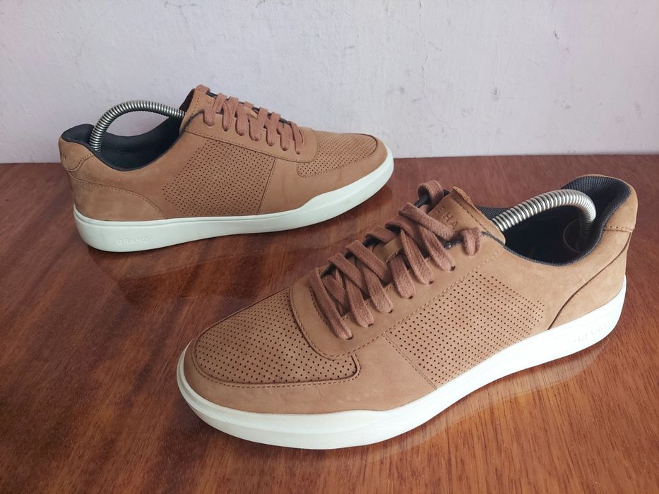 Кроссовки фірми Cole Haan ecco оригінал 

Розмір по бірці: 9 M

Замір