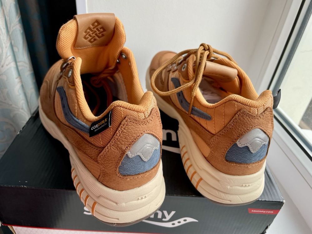 Saucony 3D Grid Hurricane Endless Knot