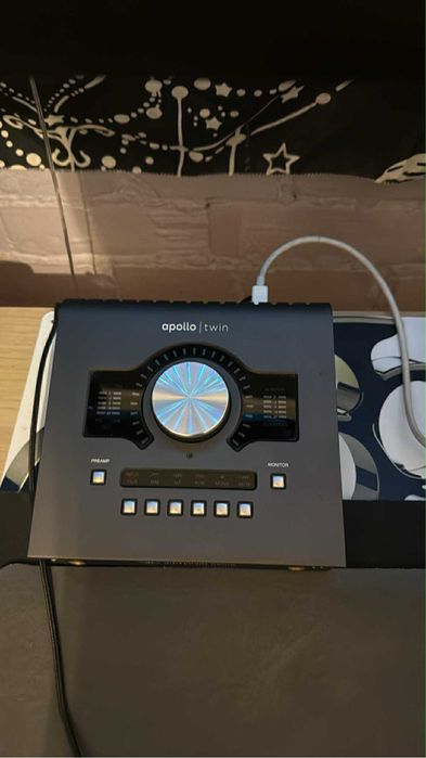 Universal audio apollo twin mkii thunderbolt