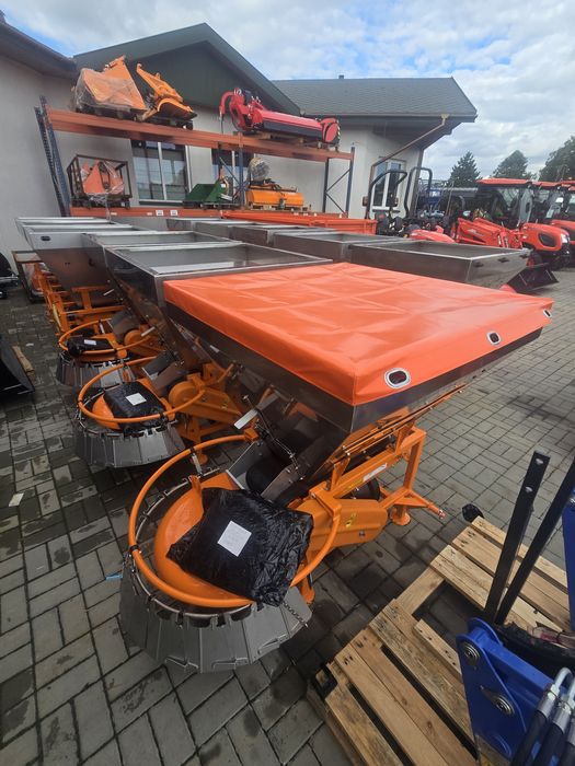 Posysptarki piasku i soli z podajnikiem taśmowym Kwasówka