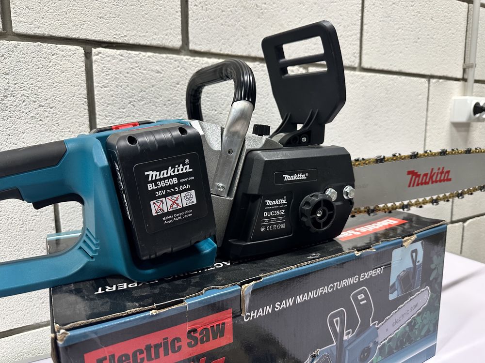 Акумуляторна пила Makita DUC 355z 36v5.0aH