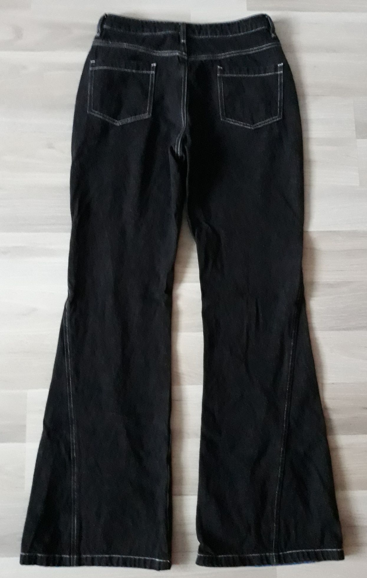 Apea Spodnie jeansowe dzwony czarne wstawki niebieskie L 40