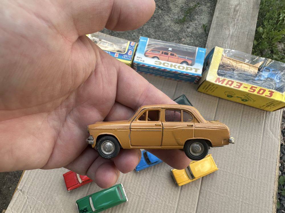 Продам моделі ссср 1/43