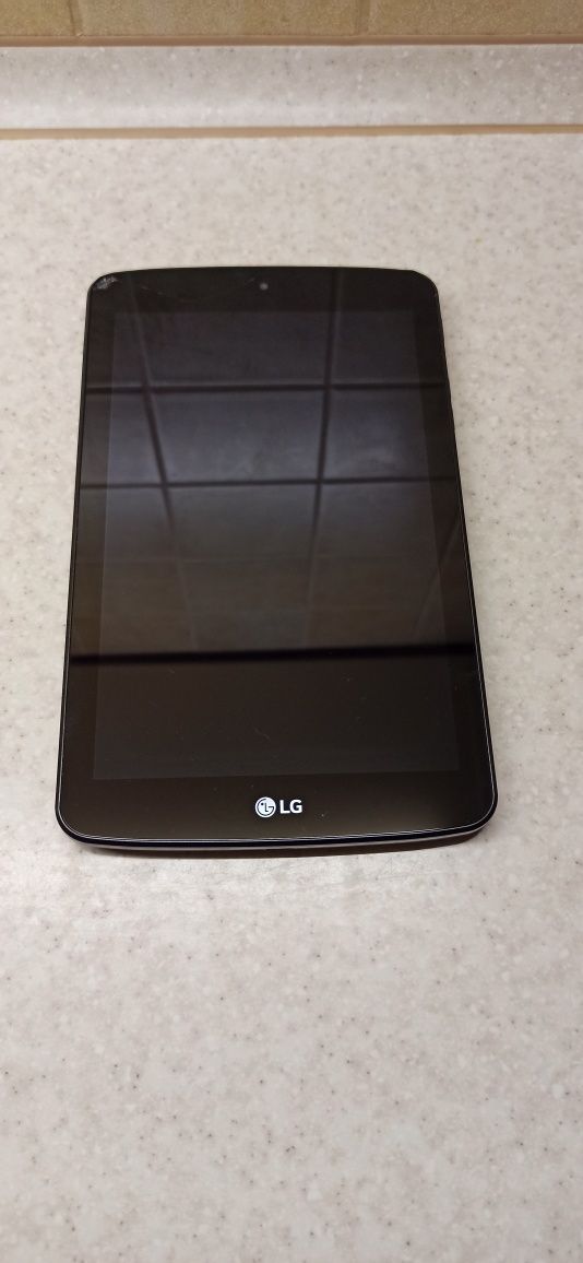 Планшет LG LK430