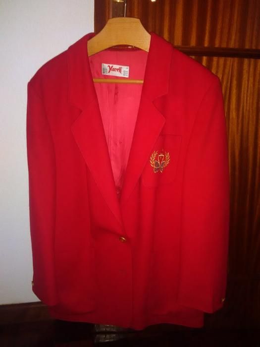 Blazer em fazenda vermelha