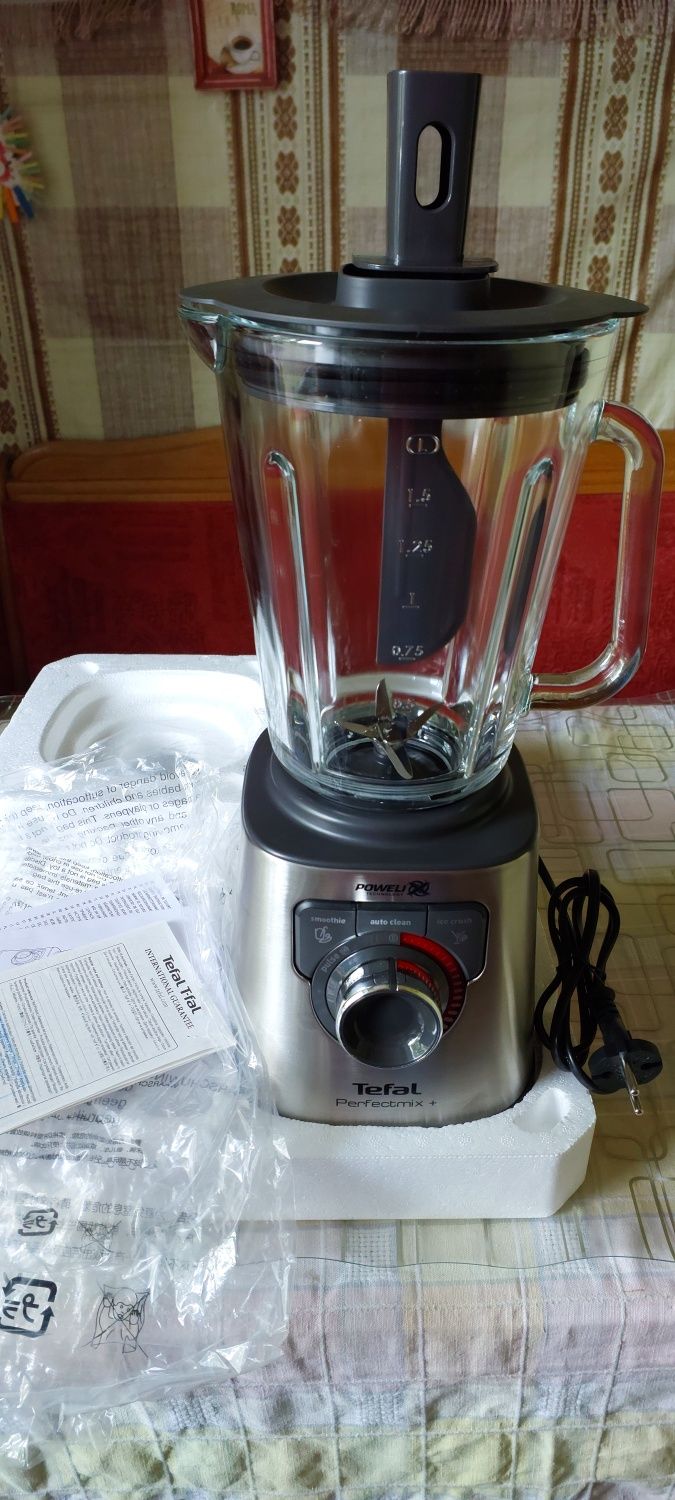 Блендер  Tefal BL 811 D38