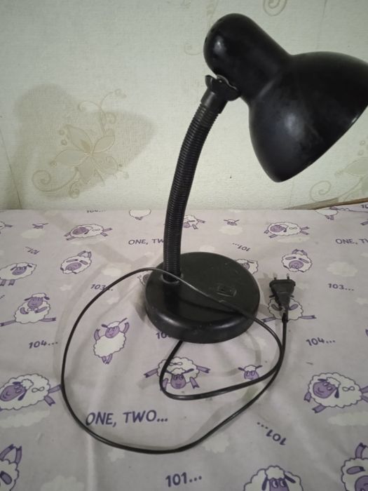 Лампа настольная