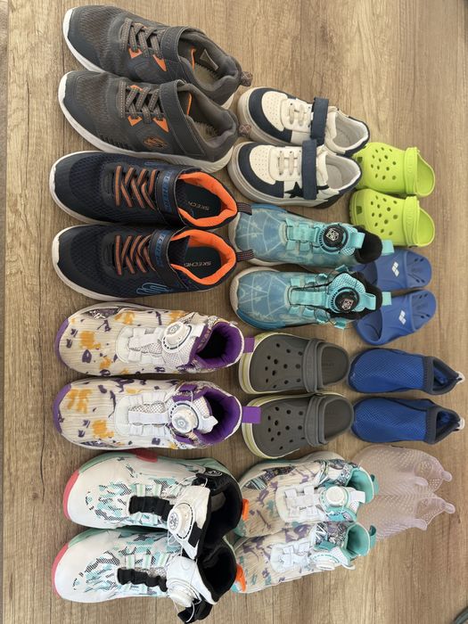 Дитяче взуття 31-35р. Кросівки крокси crocs шльопанці коралки