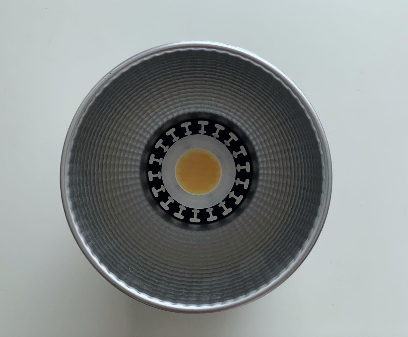 Ulanzi 40W L28 COB Bi-Color 2500–6500K LED portable
