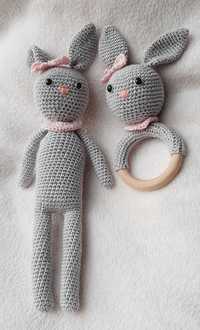 Boneco e chocalho em crochet