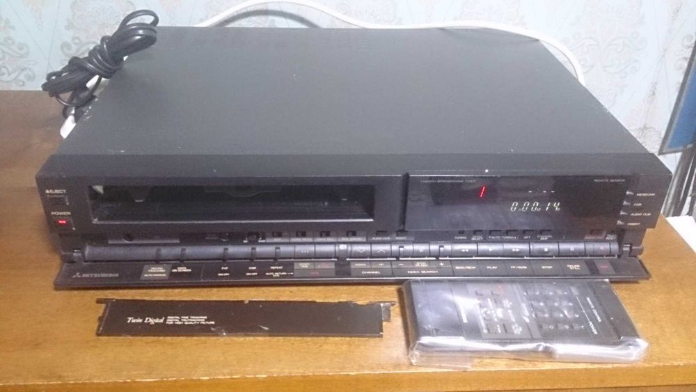 Лот dvd  players  VHS video recorders