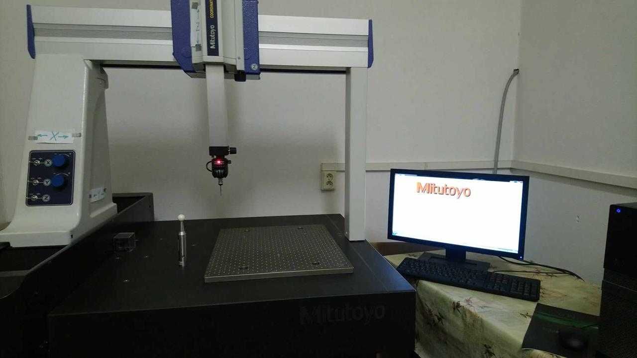 Local positioning technology Mitutoyo Crysta Plus M544