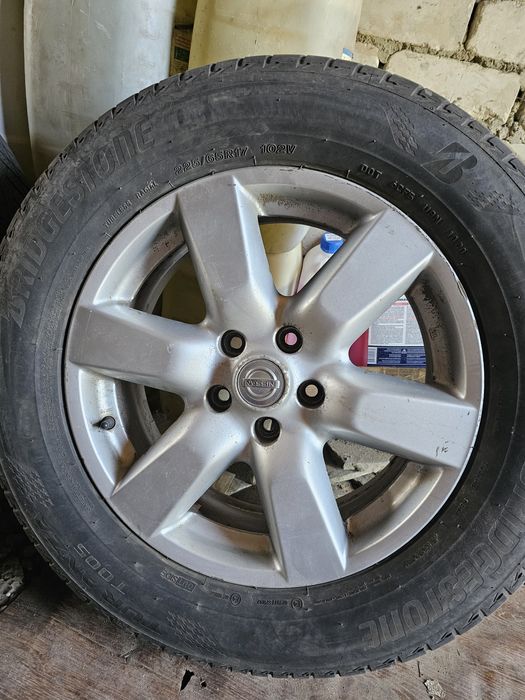 Диски колеса Nissan R17 дюймів 5x114.3