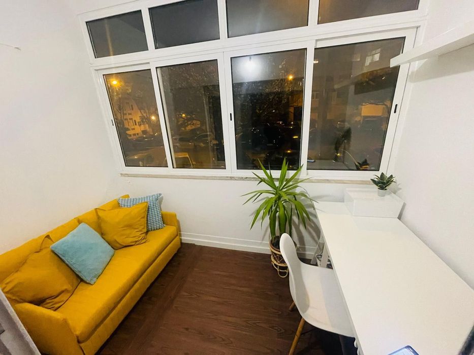 Sofá cama amarelo Ikea