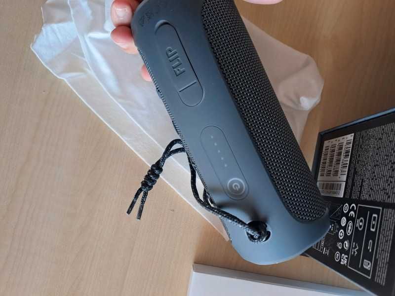 Coluna jbl flipessencial 2 NOVA