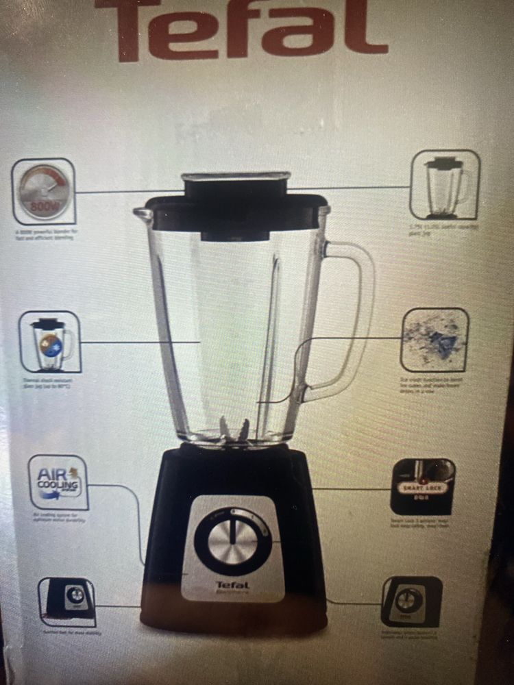 Czarny blender kielichowy Tefal szklana misa