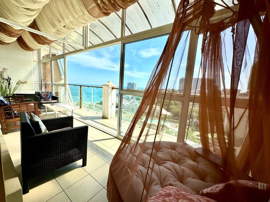 Аркадийский дворец 2 комн.  Панорамный вид моря  огромная Терраса