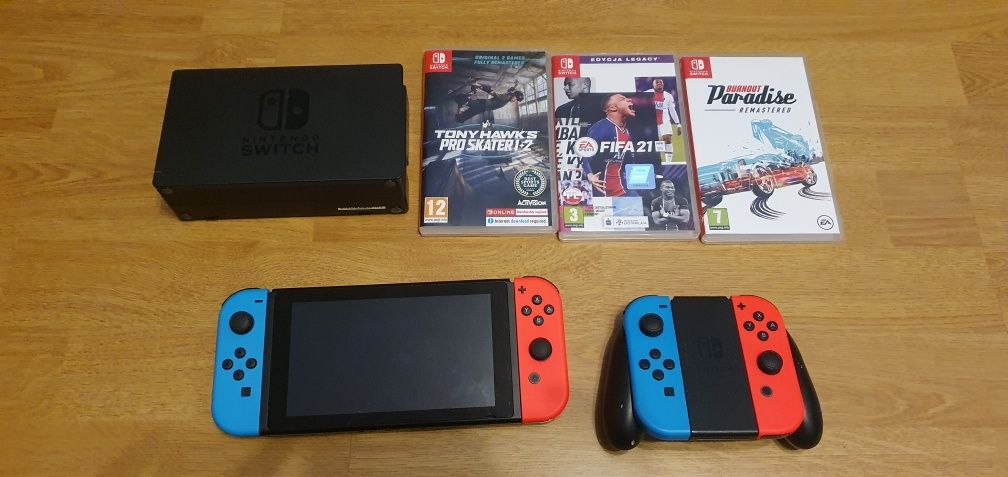 Konsola Nintendo Switch + 3gry + dodatkowe joycony