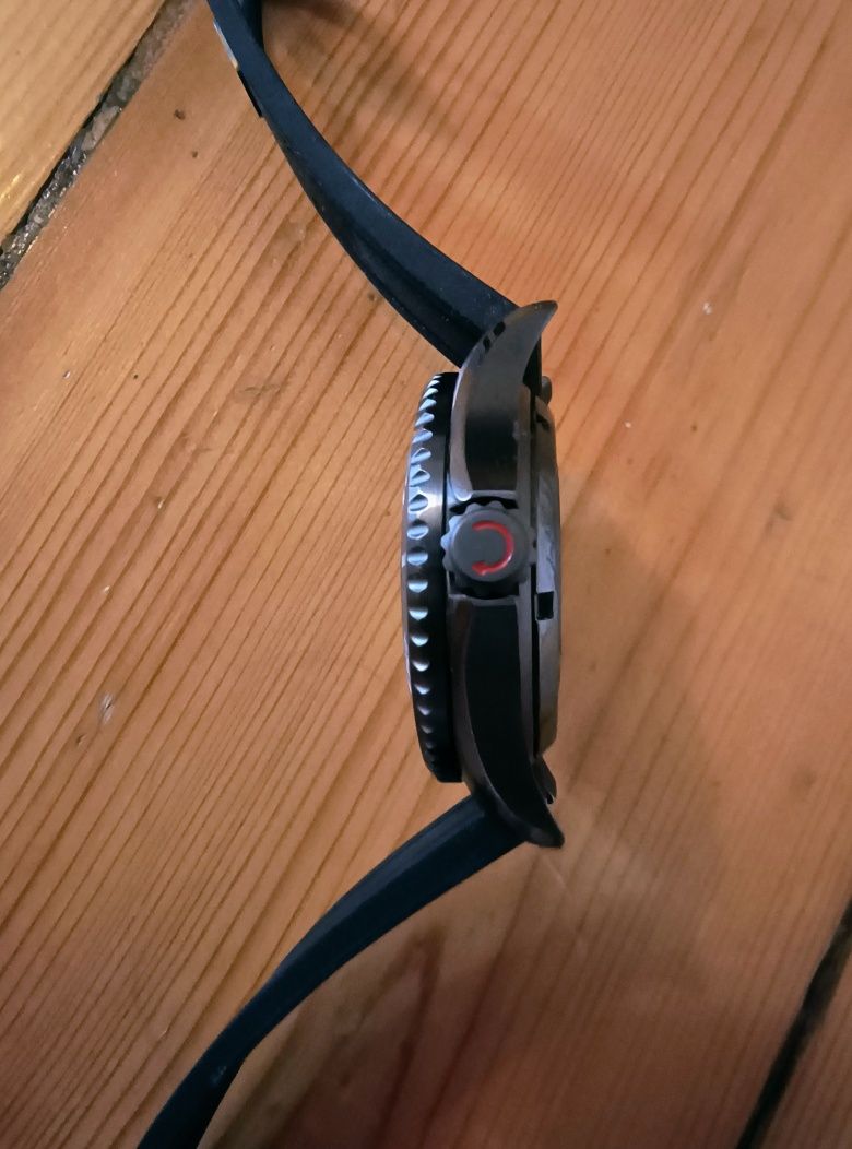 Zegarek automatyczny  Timex z ceramicznym bezelem