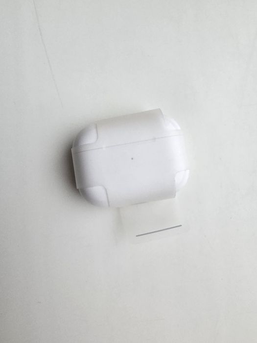 Apple AirPods Pro 2 MagSafe with Charging Case USB-C (MTJV3)