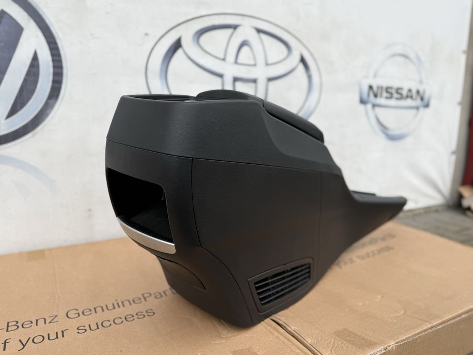 Центральна консоль підлокітник холодильник Веклас 447 Vito V-class