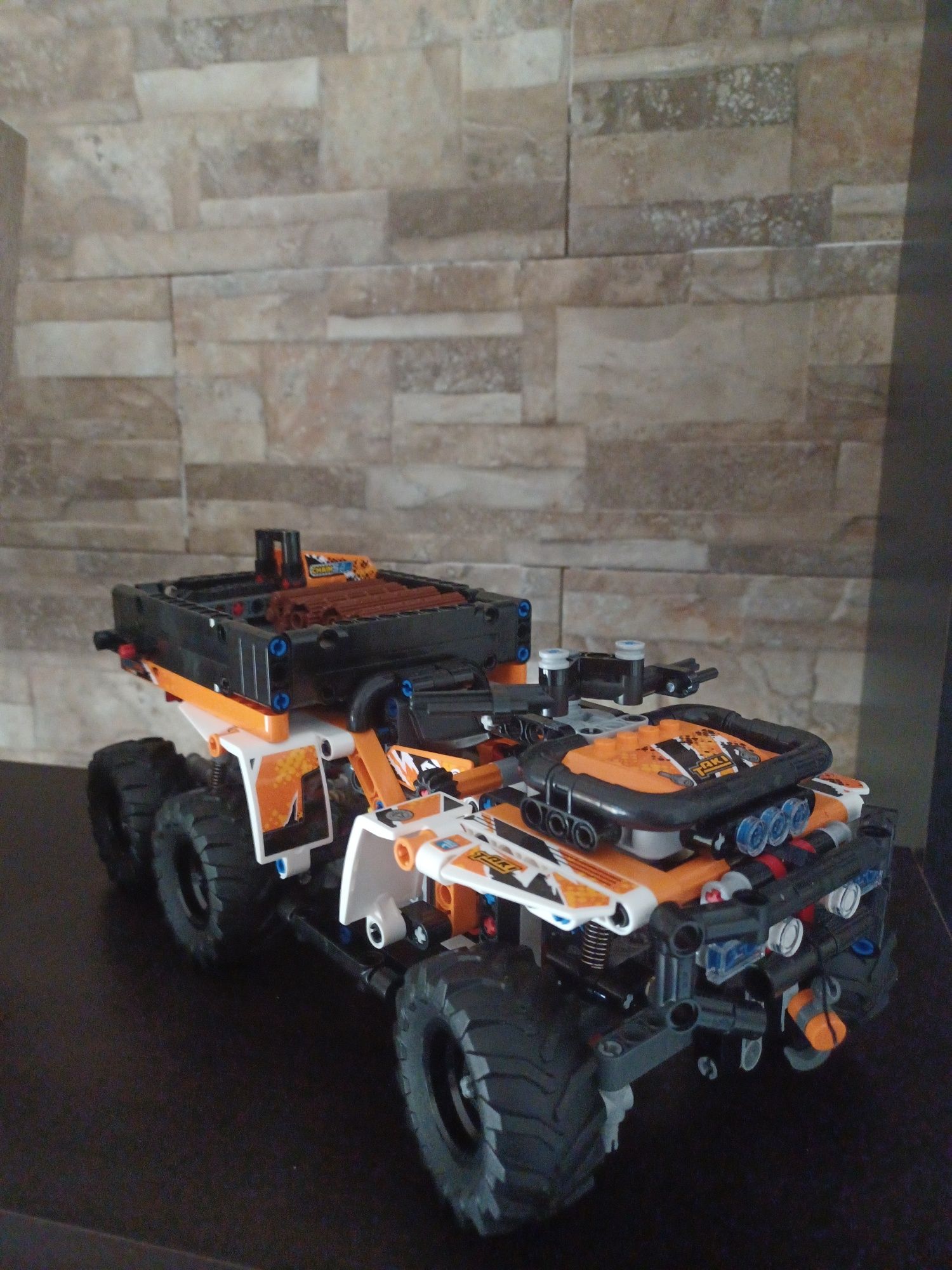 LEGO Technic 42139 como novo