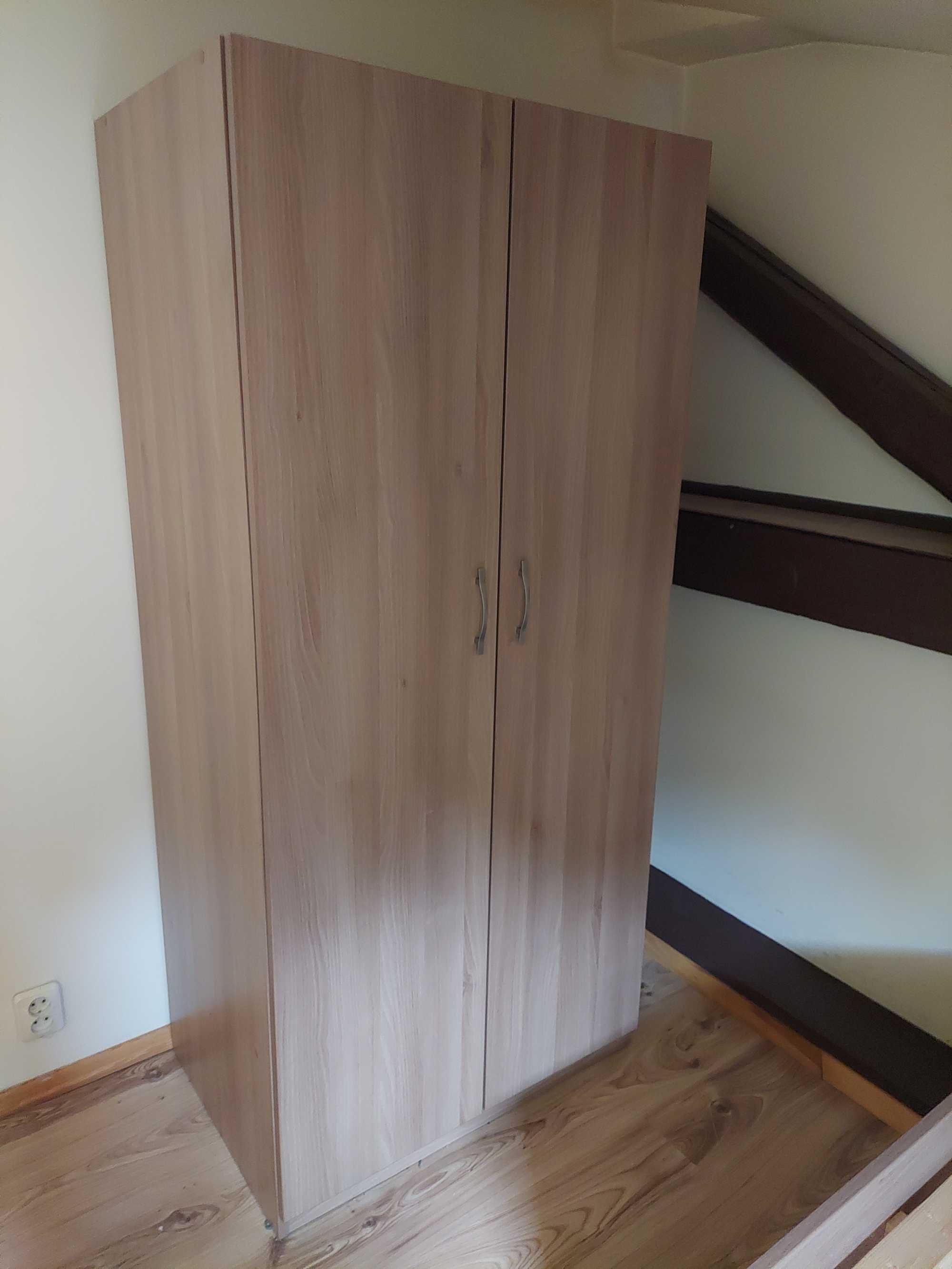 Solidna szafa dwu drzwiowa o wymiarach 80cm szer 55cm głęb 200cm wys