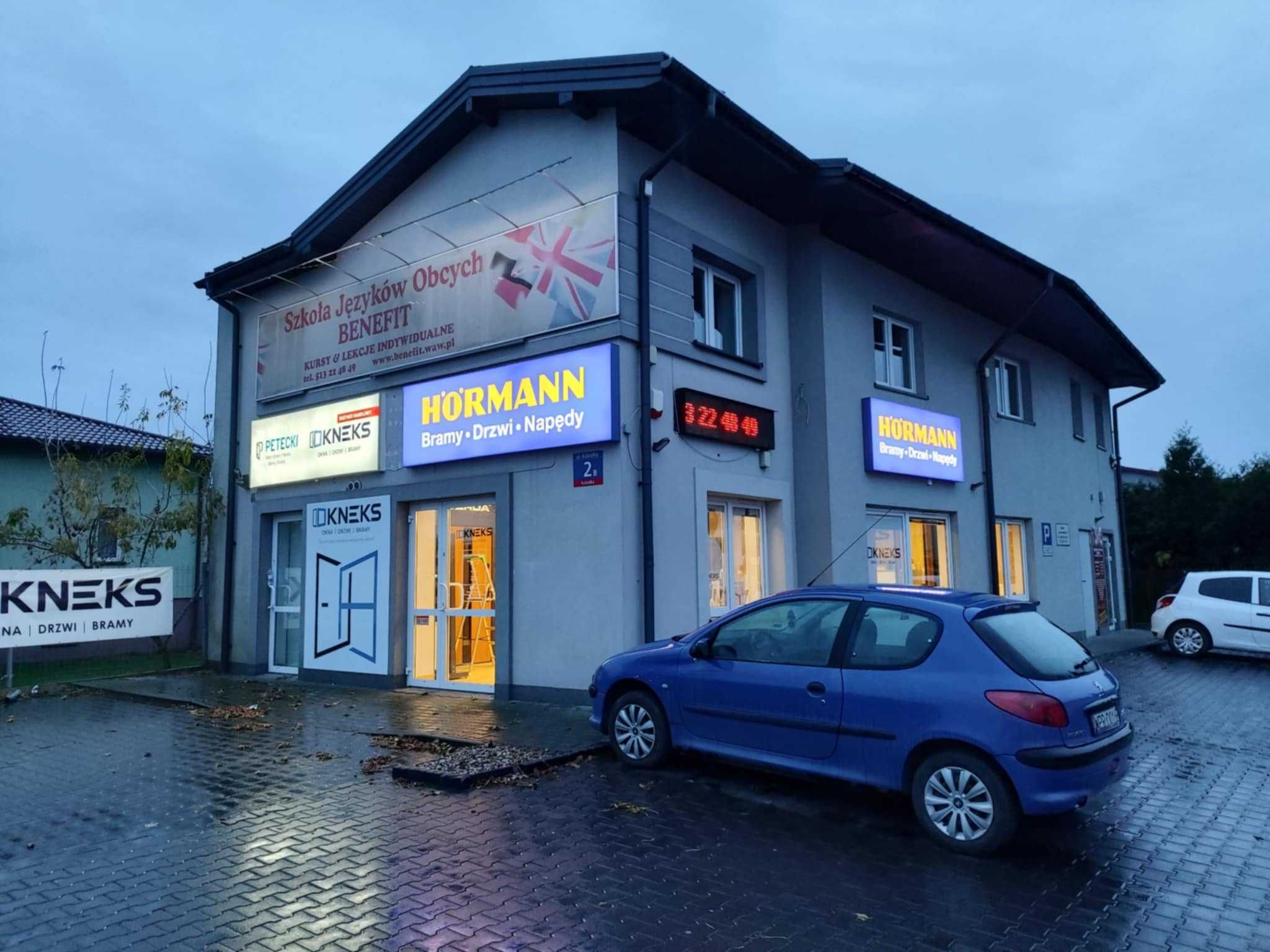 Odstąpię Salon sprzedaży okien, drzwi i bram garażowych