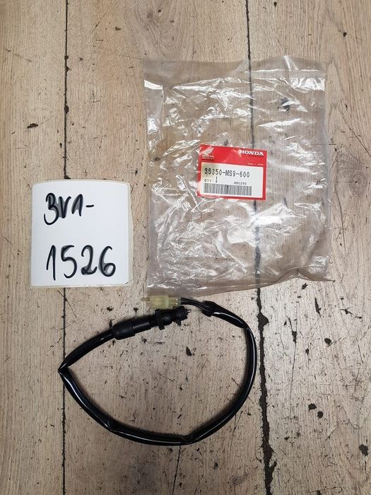 Czujnik stopu tył Honda XL250 XL350 NTV650 CBF600 CB600 F 35350-MS9-600