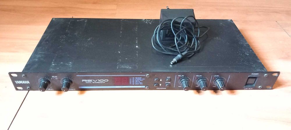 Yamaha REV100 reverb unit