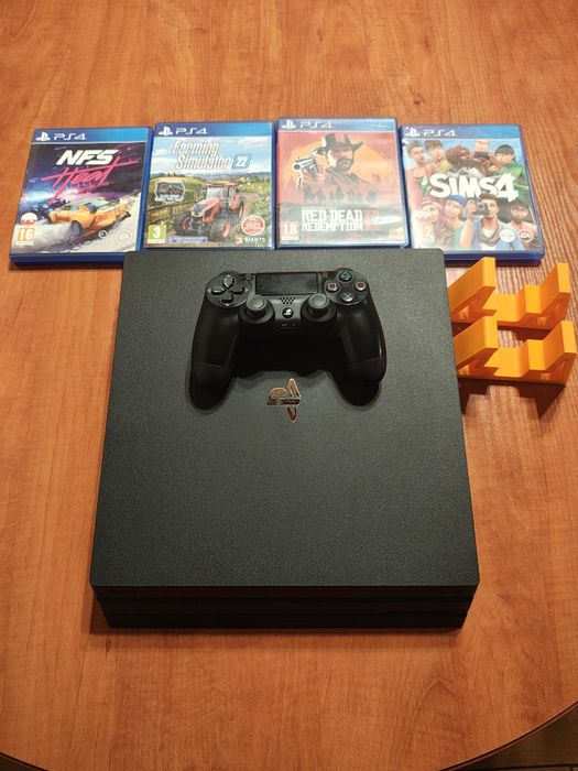 Sprzedam PS4 Pro