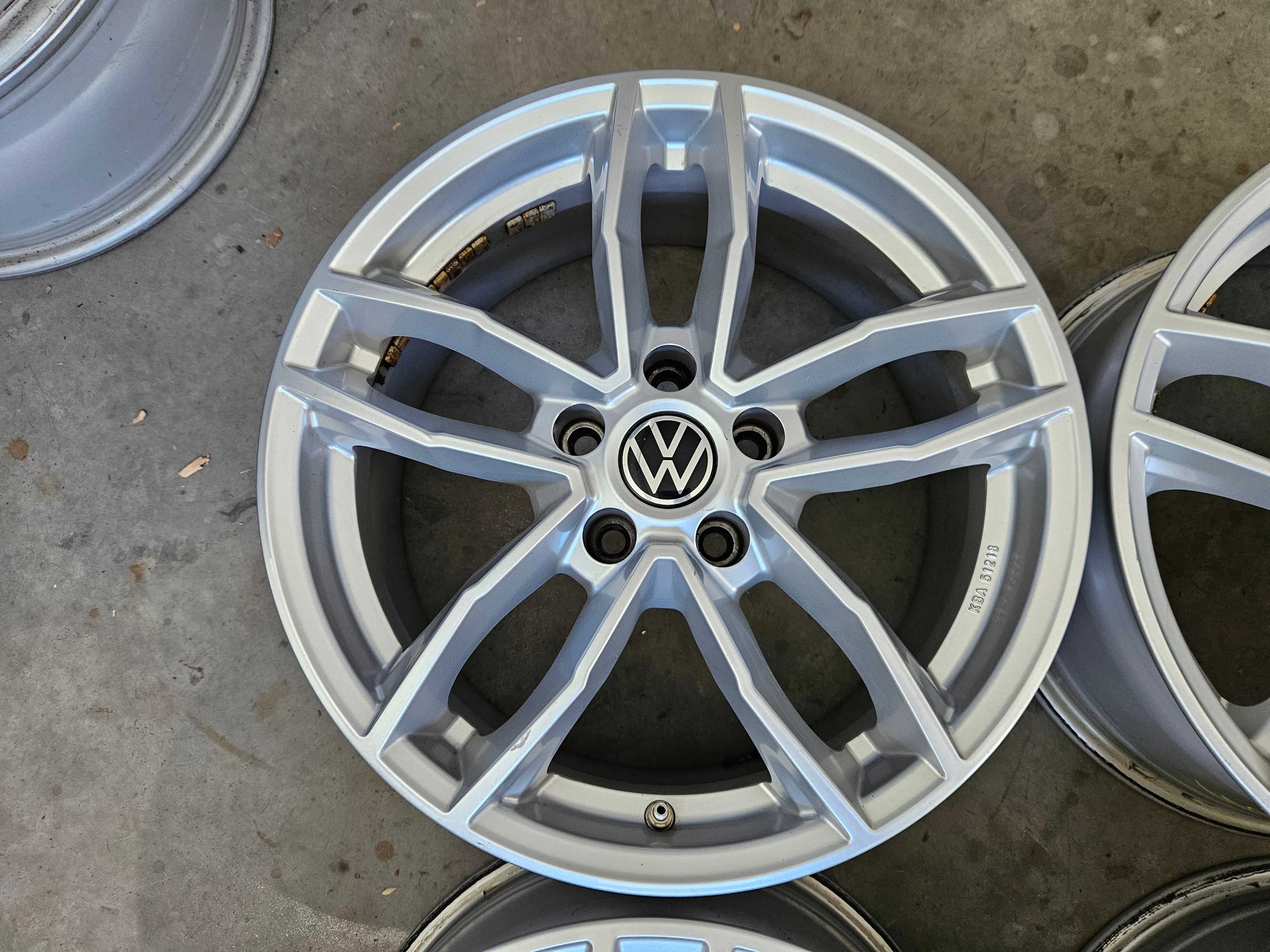 Alufelgi 17 VW Golf VII Plus Caddy Touran Passat b6 b7 b8 Tiguan 5x112