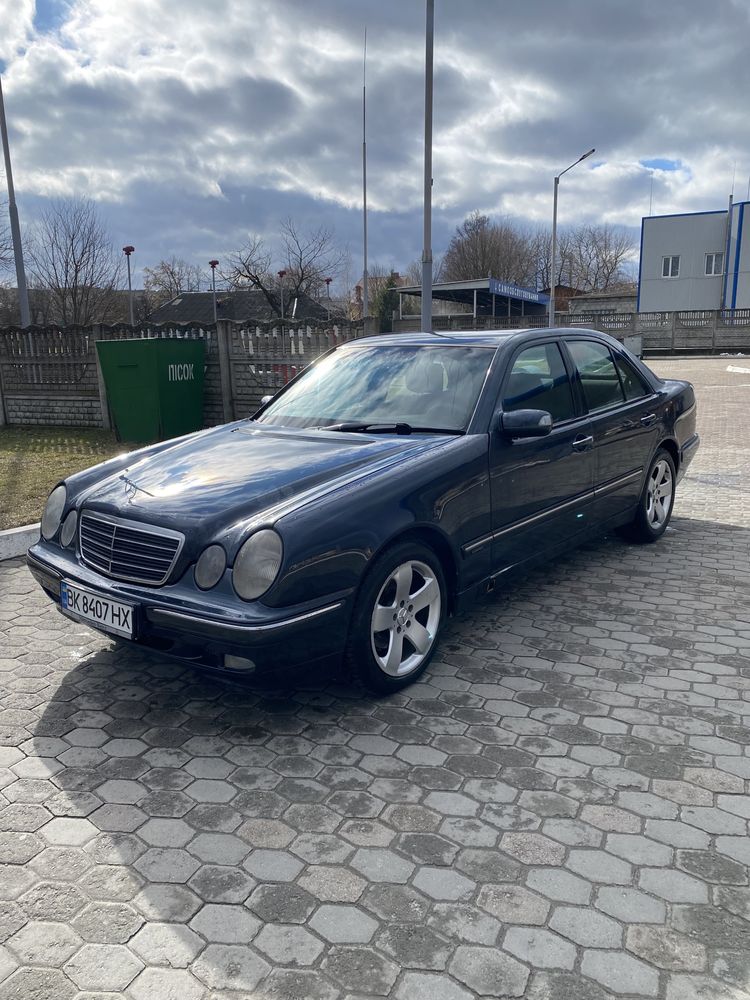 Mercedes E210 2.7