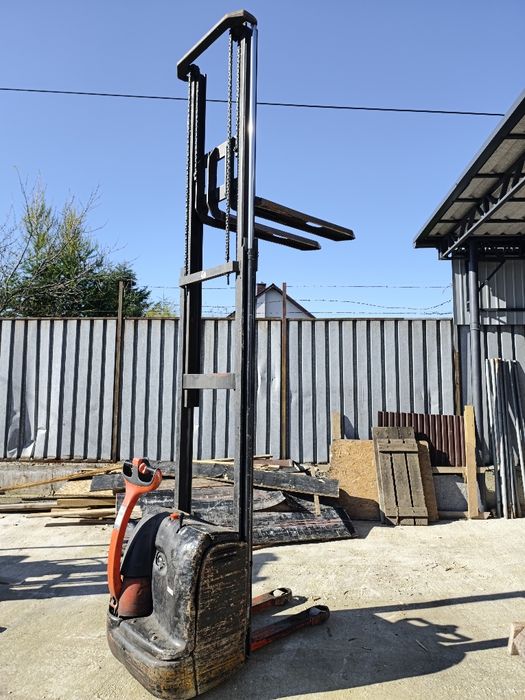Wózek widłowy elektryczny LINDE L10 – 1000 kg udźwigu