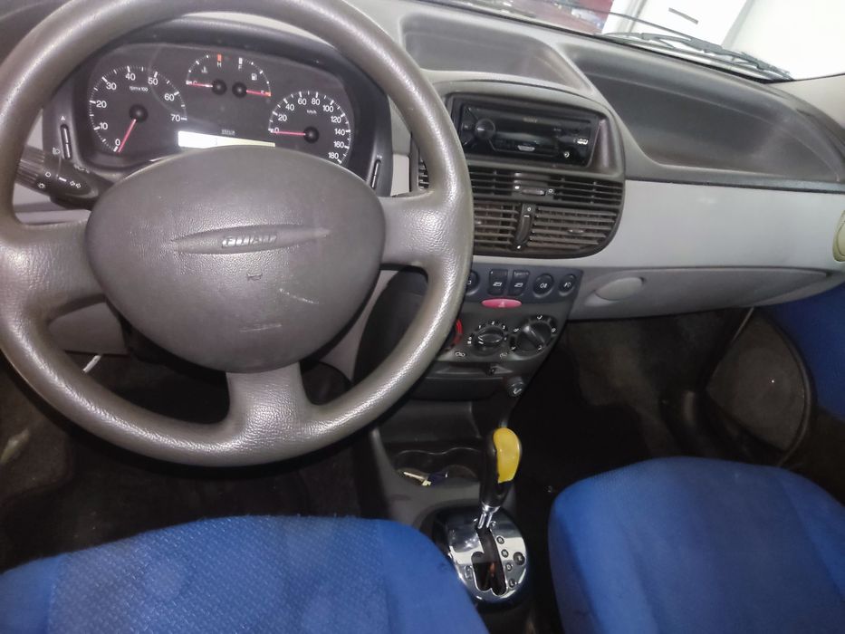 Fiat Punto CAIXA Automática