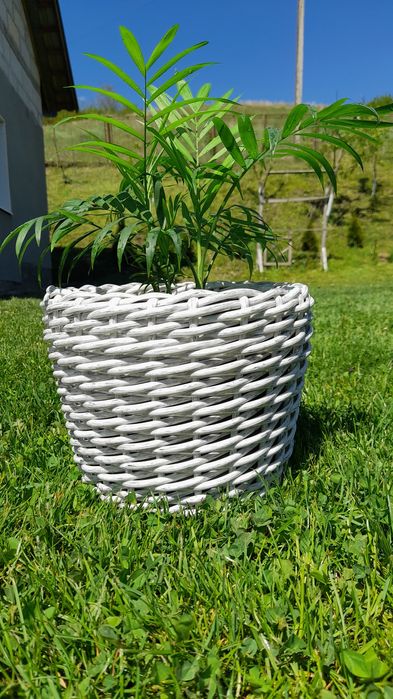 Кашпо з штучного ротангу