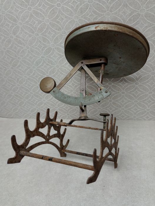 Stara waga do listów. Retro