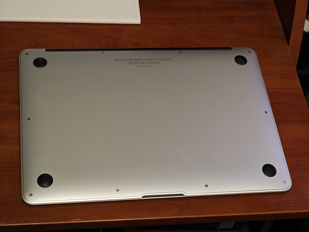 Apple MacBook Air A1369 EMC 2392